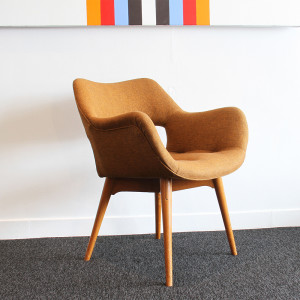 featherston-a310h-space-chair-crop