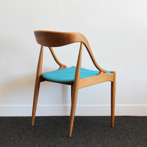 th-brown-chair-aqua-copy