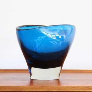 blue-art-glass-bowl-large