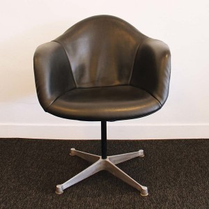 herman miller vinyl shell chair_front