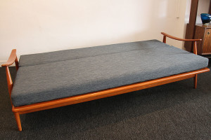 TH Brown Daybed storm 9