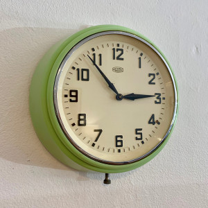 deco clock green
